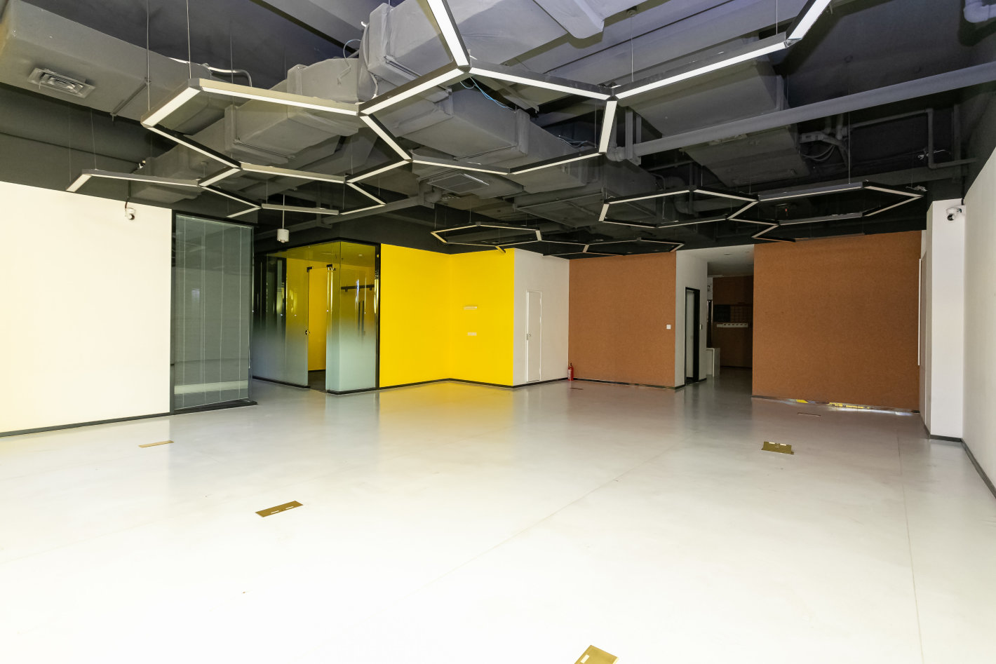 大宁中心广场静安 大宁中心广场 352平米 毛坯