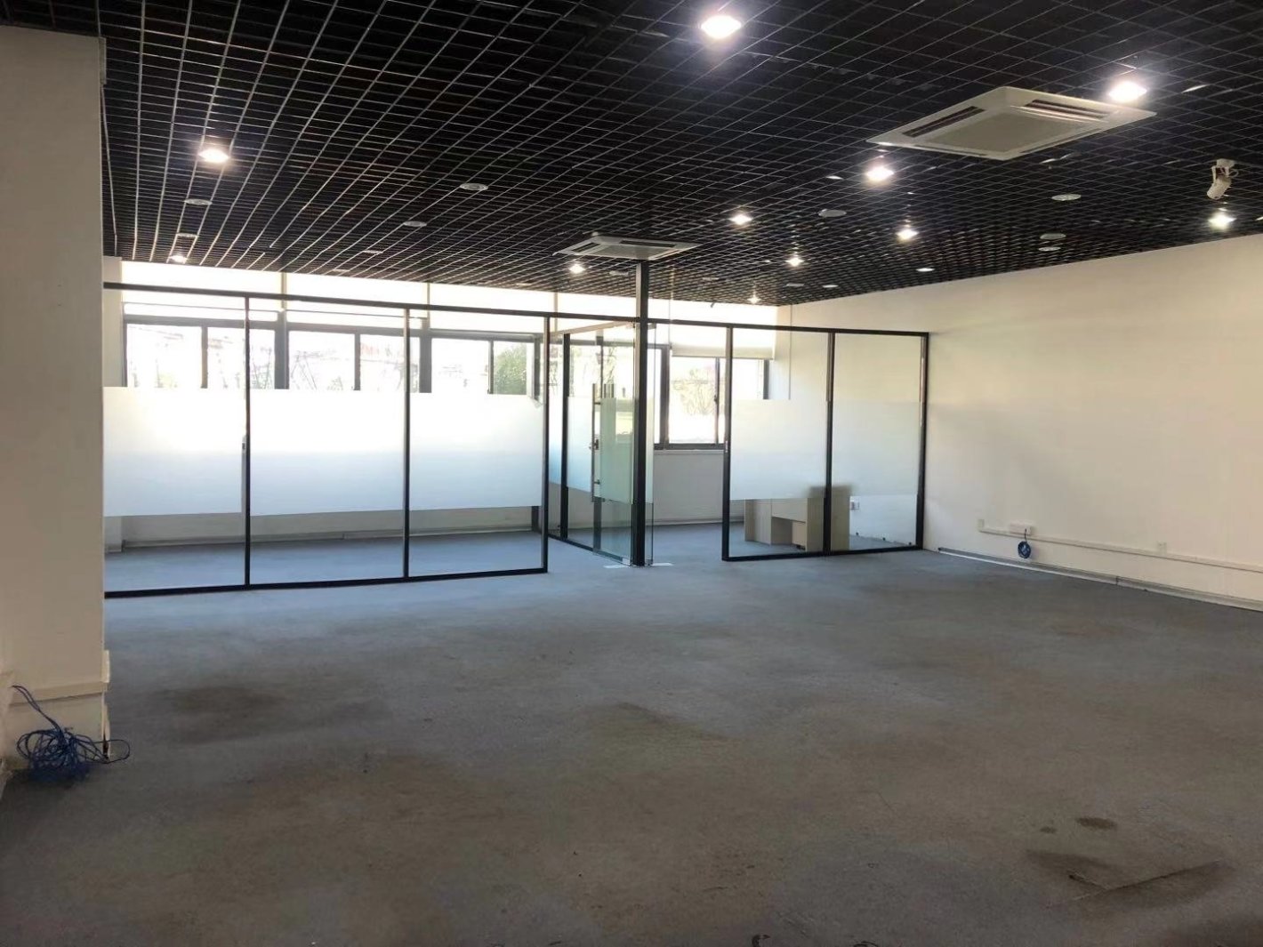 上海麦腾创业天地普陀区李子园办公园区　　环境优美　户型方正　