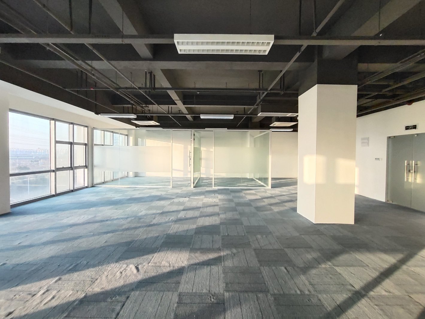 盛贸中心外高桥 盛贸中心 253平米