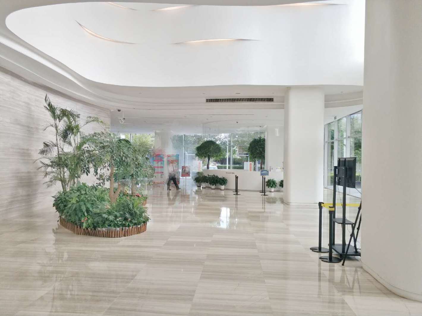 滨江国际广场228平米办公室出租-租金价格3.80元/m²/天