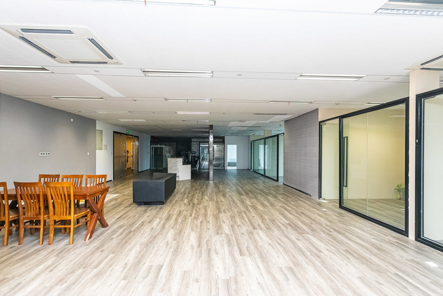 五牛控股大厦静安 五牛控股大厦 513平米 中等装修