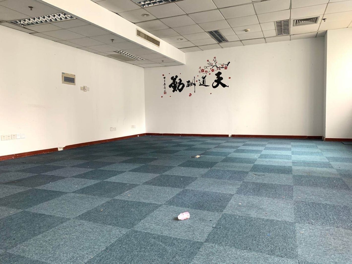 长峰中心长宁 长峰中心 268平米 简装修