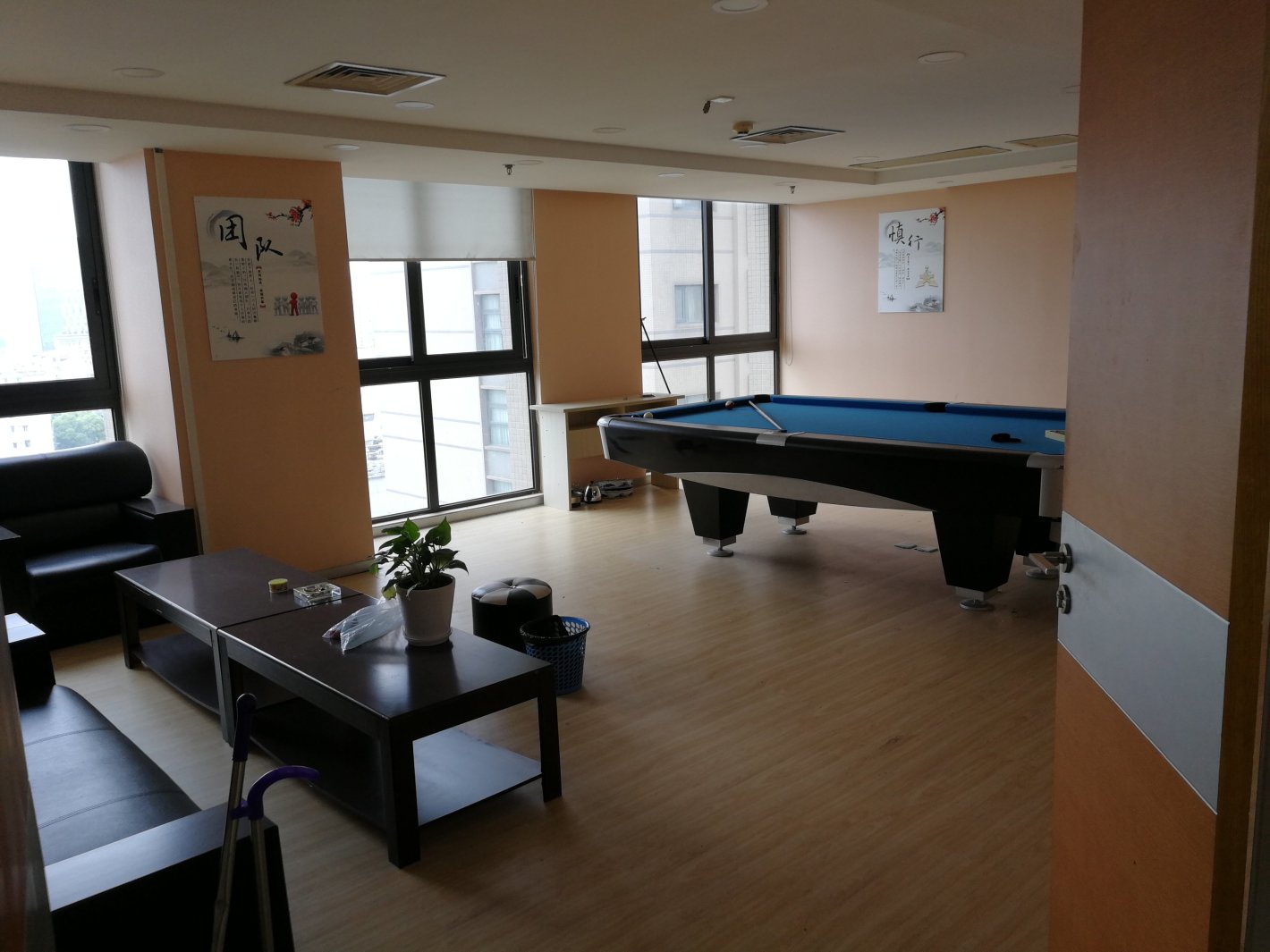 怡富商务广场145平米办公室出租-租金价格3.50元/m²/天