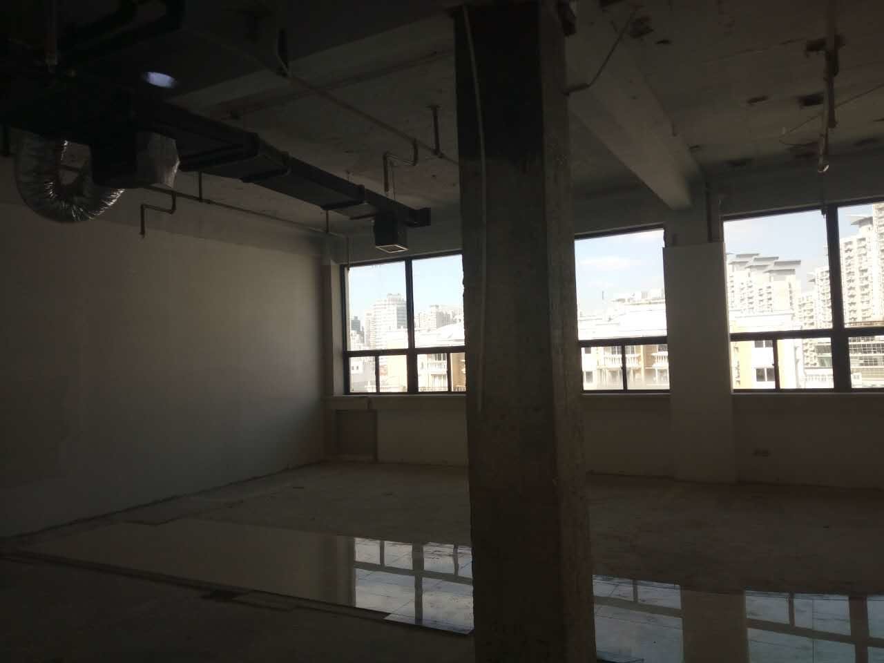静安现代产业园近昌平路地铁站，适合各类企业办公，随时起租