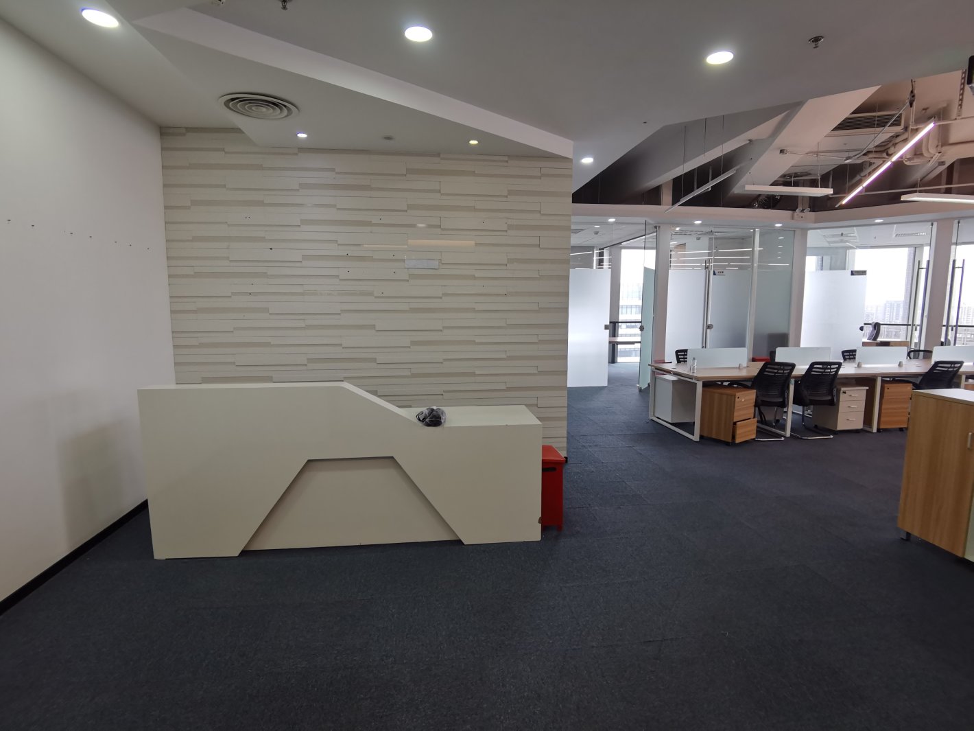 吉汇大厦（虹口SOHO）385平米办公室出租-租金价格5.00元/m²/天