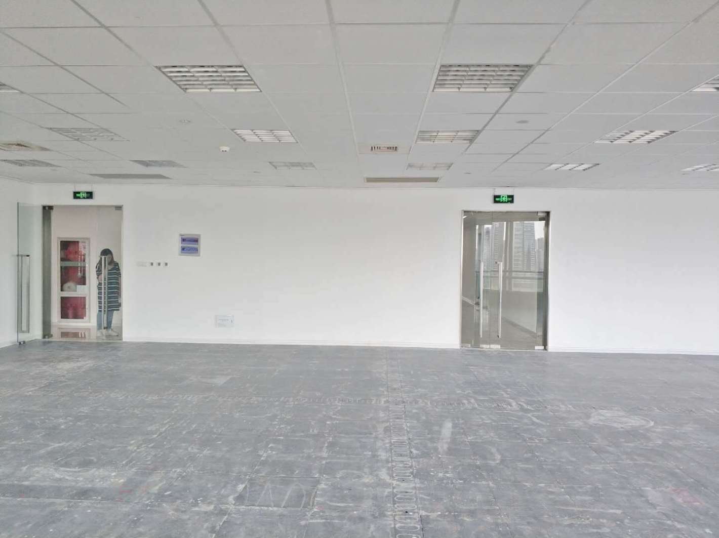 滨江国际广场杨浦 滨江国际广场 228平米 简装修