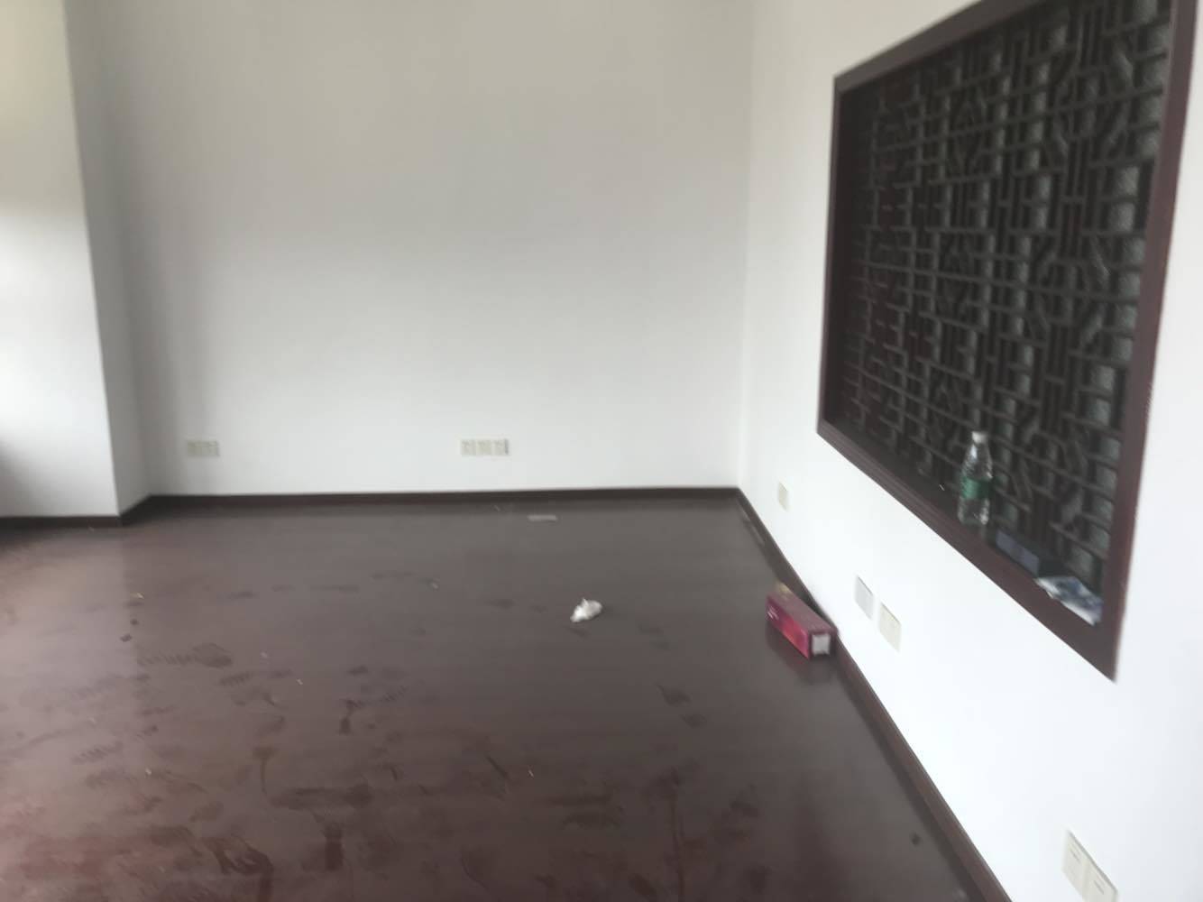 创展大厦西康路　创展大厦142平　LOFT复式　租一层送一层