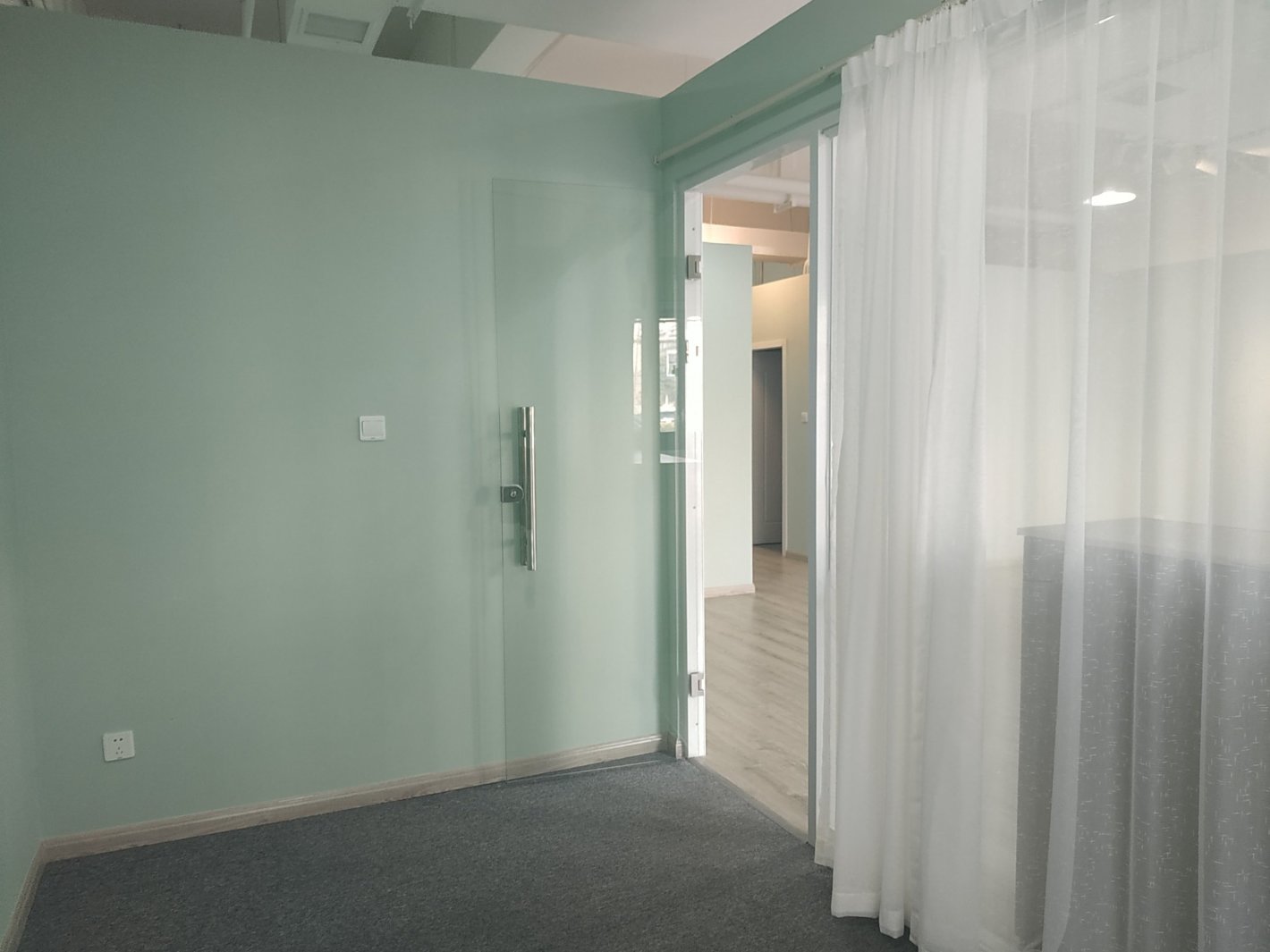 芳华德必运动LOFT浦东 芳华德必运动LOFT 189平米 中等装修