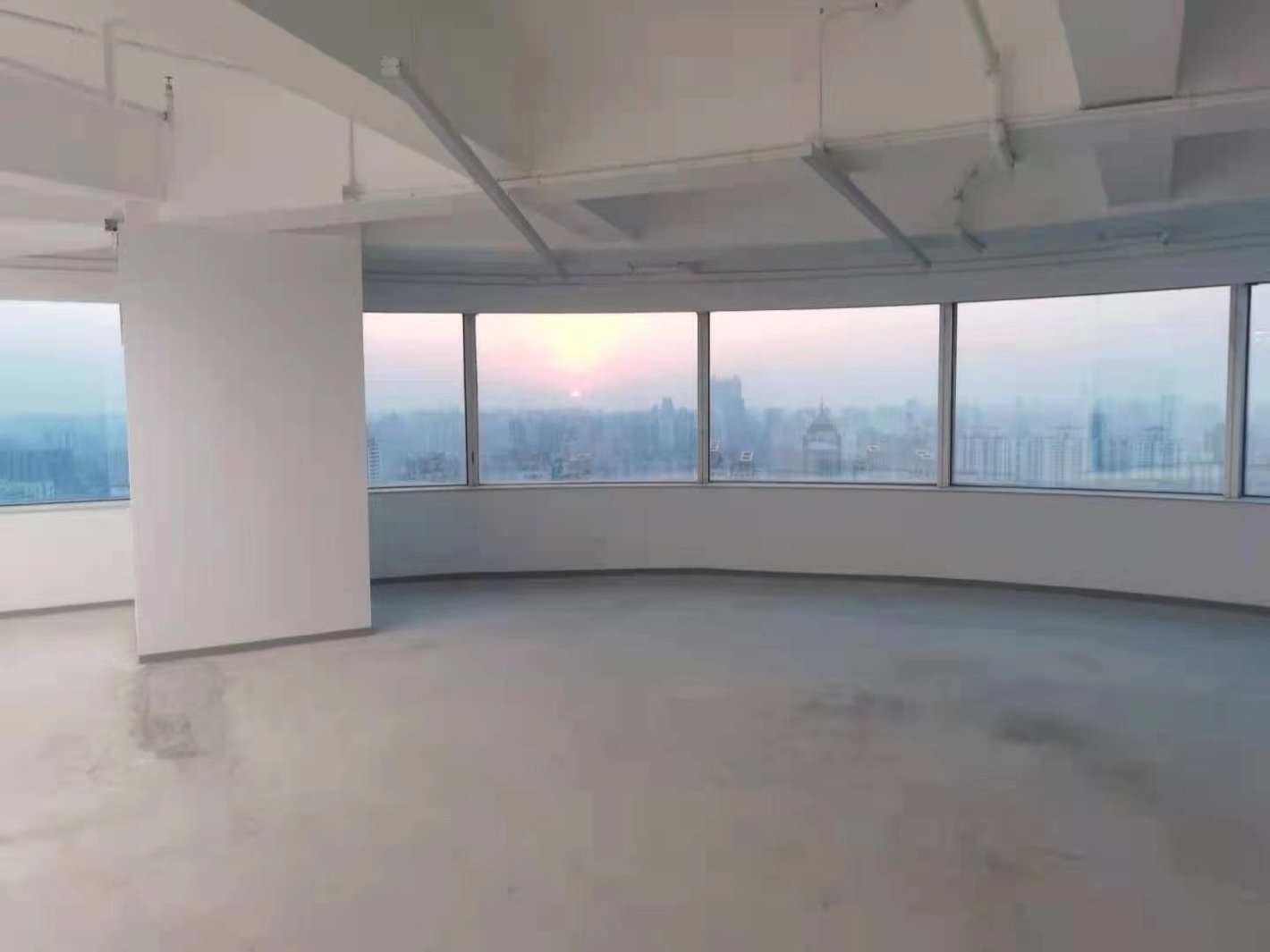 中港汇黄浦(原长城金融大厦)黄浦 中港汇黄浦(原长城金融大厦) 276平米 简装修