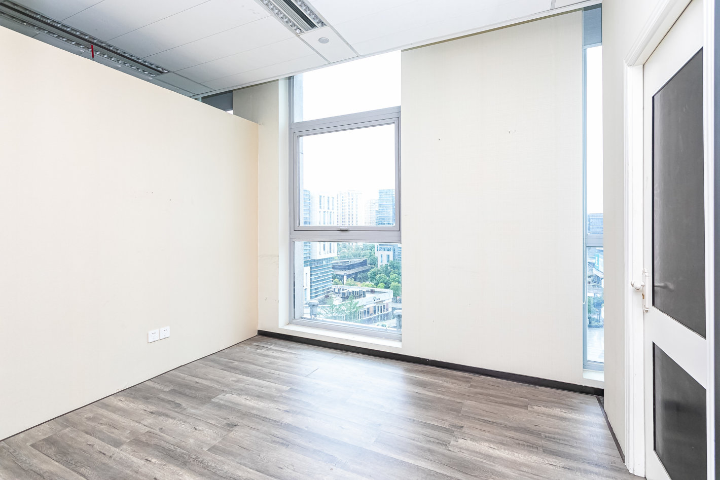 五牛控股大厦静安 五牛控股大厦 513平米 中等装修