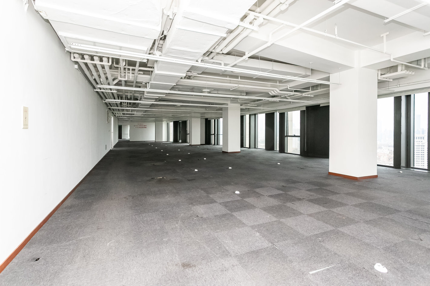 SOHO复兴广场383平米办公室出租-租金价格5.50元/m²/天