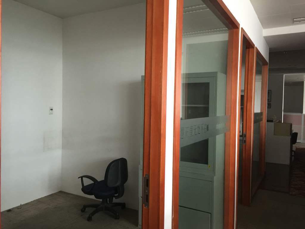 绿地海外滩中心黄浦 绿地海外滩中心 340平米 中等装修