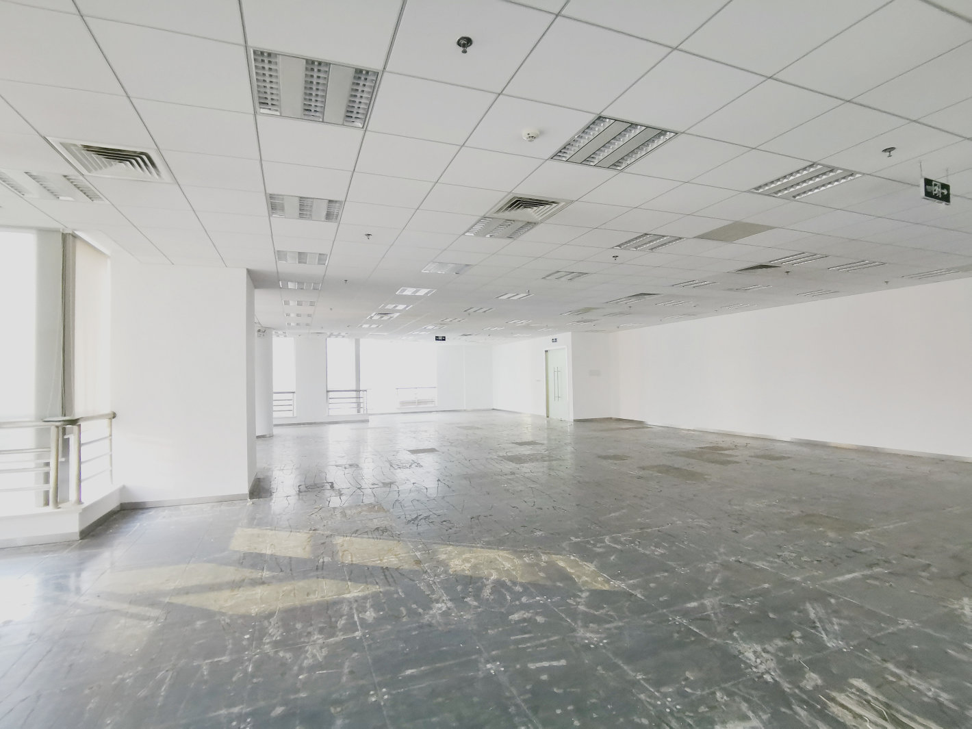 日月光中心黄浦 日月光中心 472平米 简装修