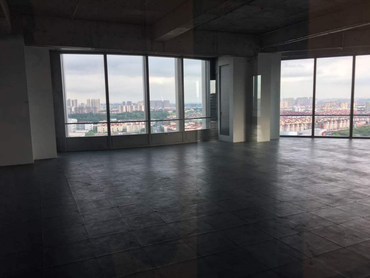 徐汇万科中心南站岬级写字楼　徐汇万科中心　高区朝南　风景佳