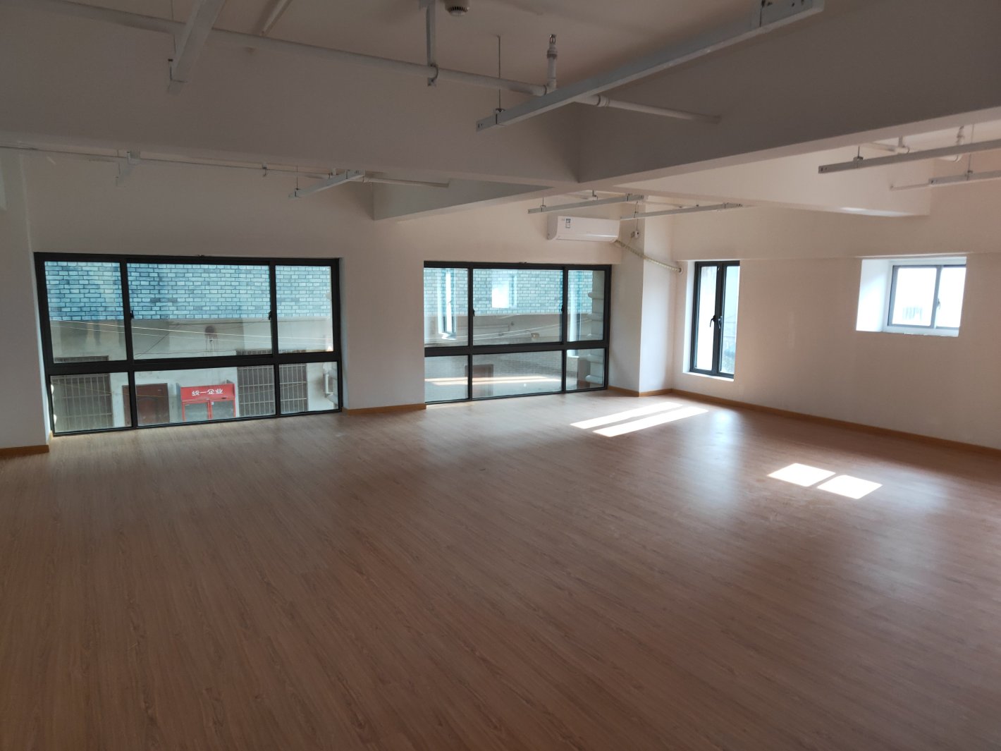 新龙大厦闵行 新龙大厦 88平米 精装修