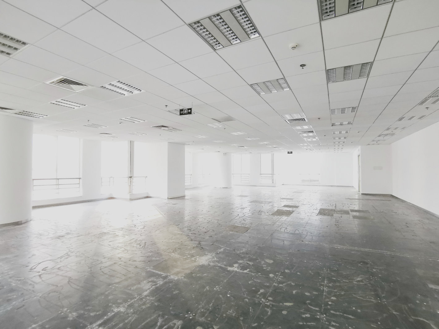 日月光中心黄浦 日月光中心 472平米 简装修