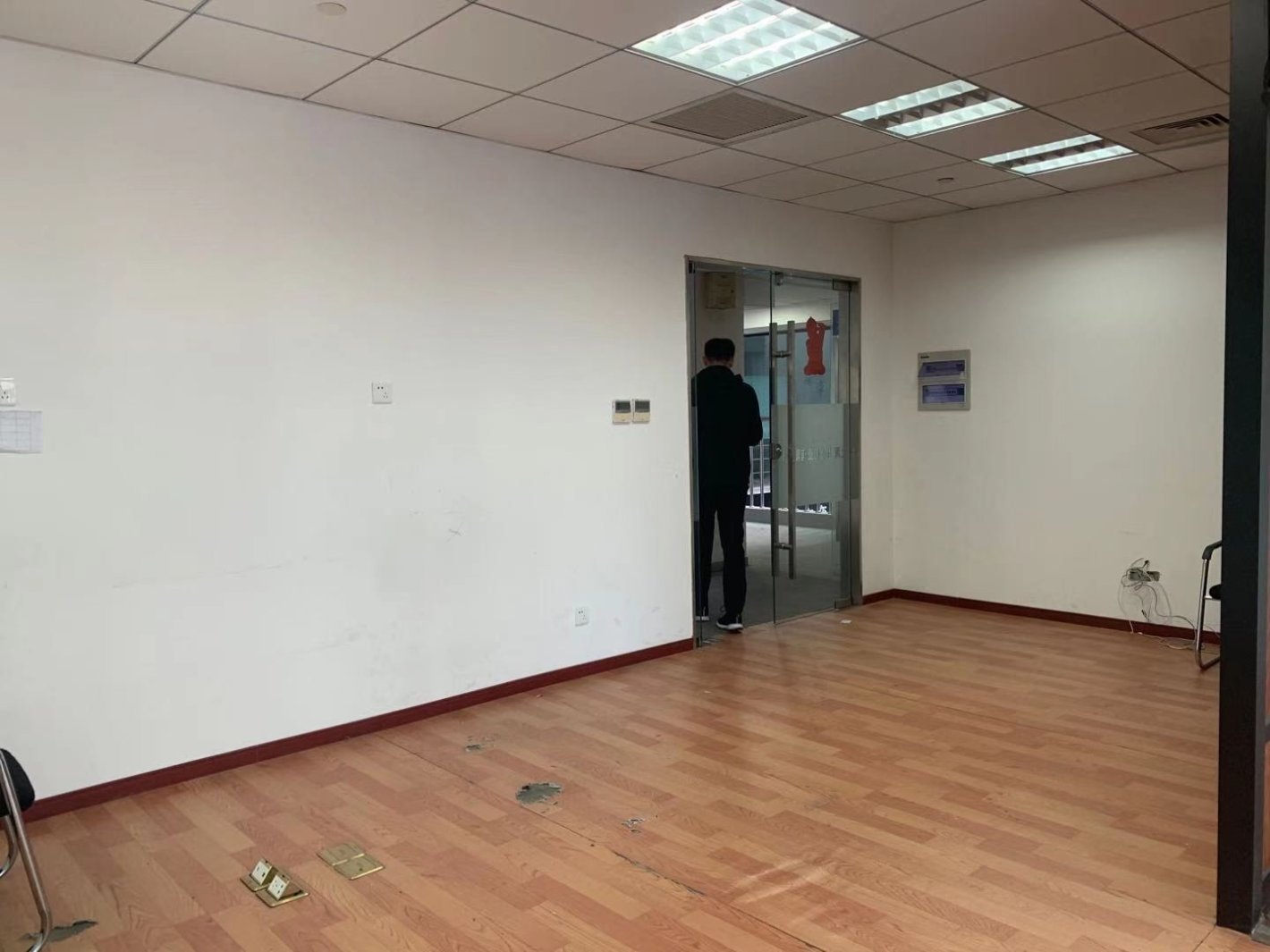 太湖世家国际大厦90平米办公室出租-租金价格1.78元/m&sup2;/天