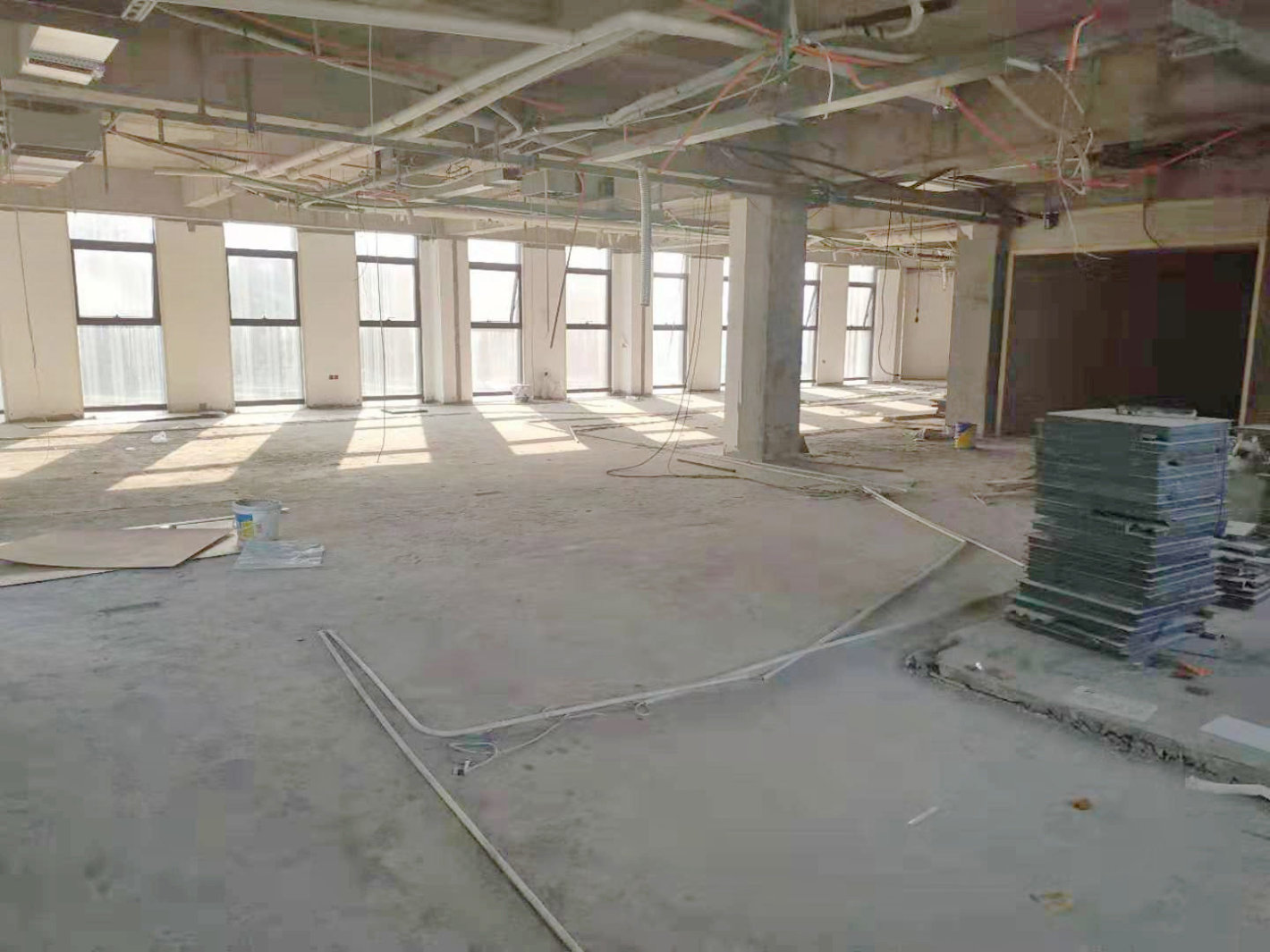 耀光中环国际广场906平米办公室出租-租金价格2.03元/m²/天