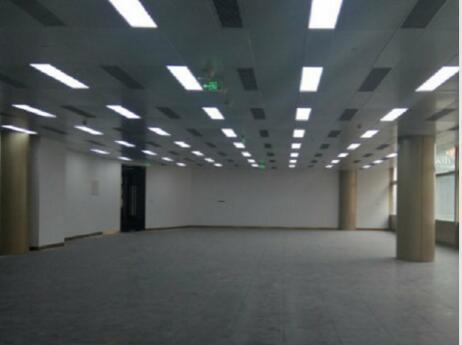 虹桥万通中心虹桥商务区，万通中心，666平，标准装修，免租期长