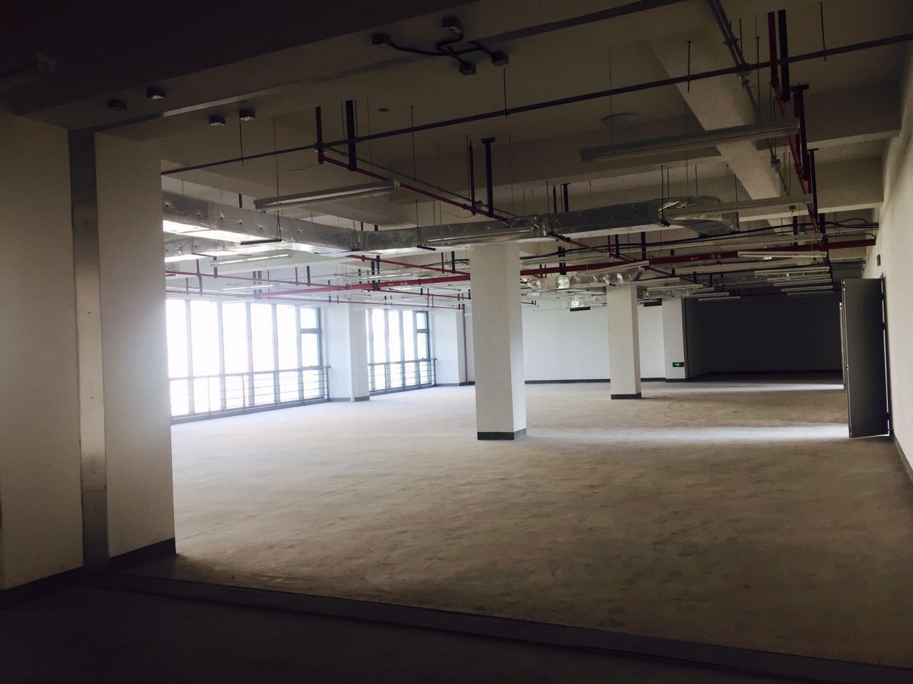 漕河泾软件大厦177平米办公室出租-租金价格3.00元/m²/天