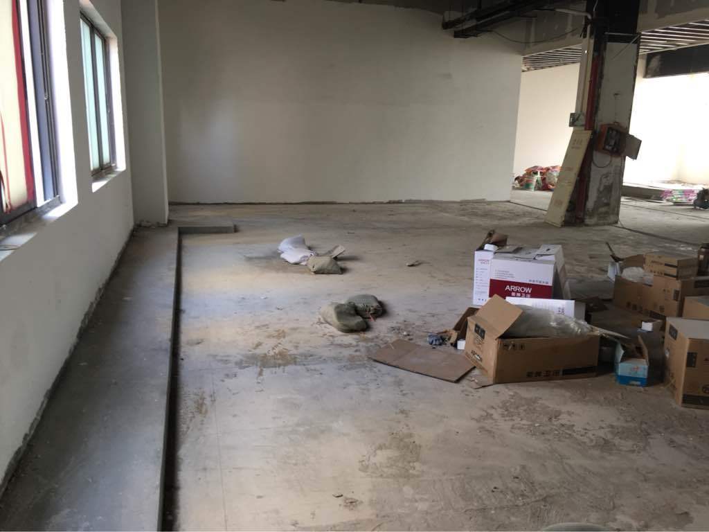 香杉商务中心精装修带家具出租　随时看房