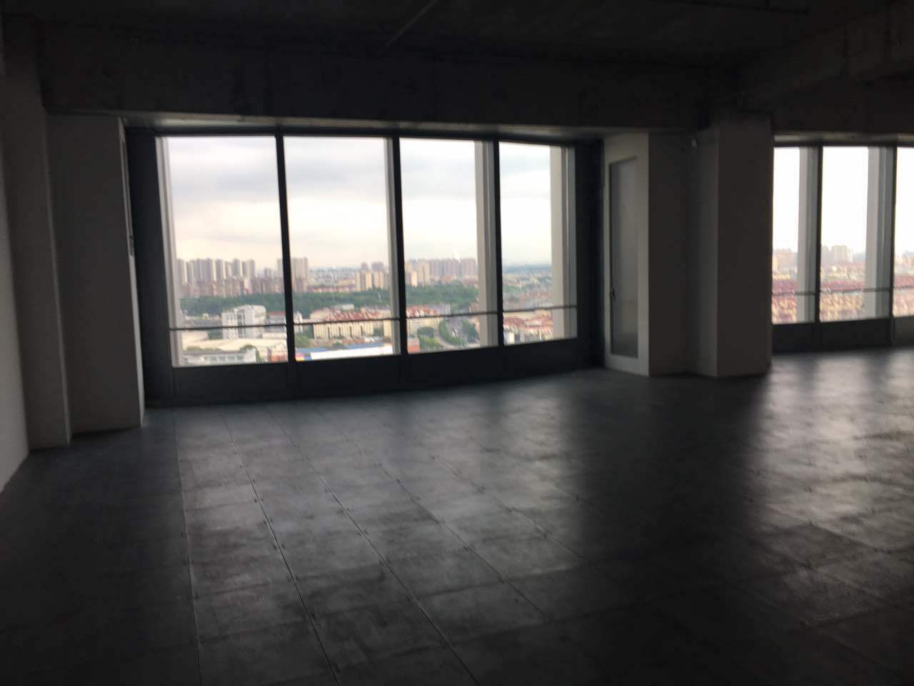 徐汇万科中心南站岬级写字楼　徐汇万科中心　高区朝南　风景佳