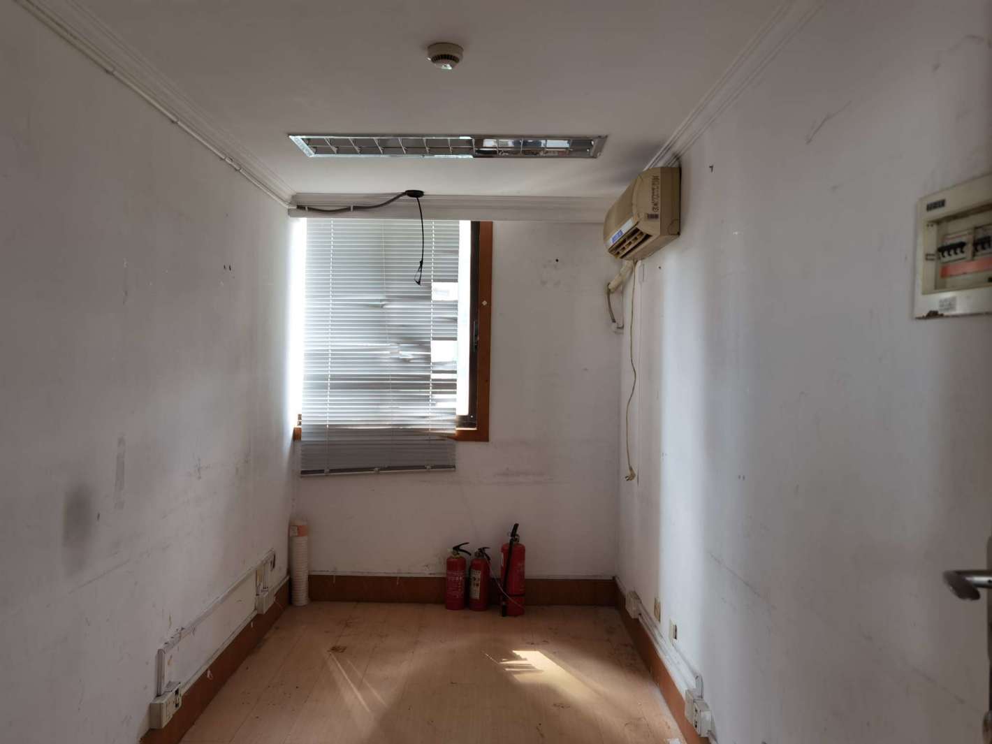 越界·紫安大厦17平米办公室出租-租金价格5.37元/m²/天