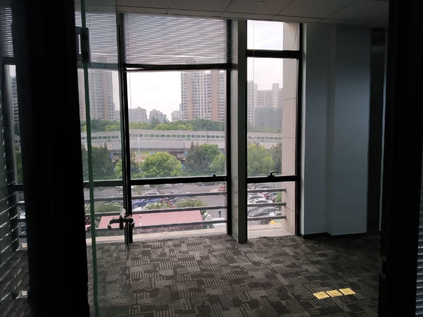 浦东 界龙总部园 235平米 简装修