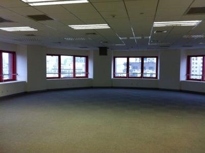 久事商务大厦300平米办公室出租-租金价格6.50元/m²/天