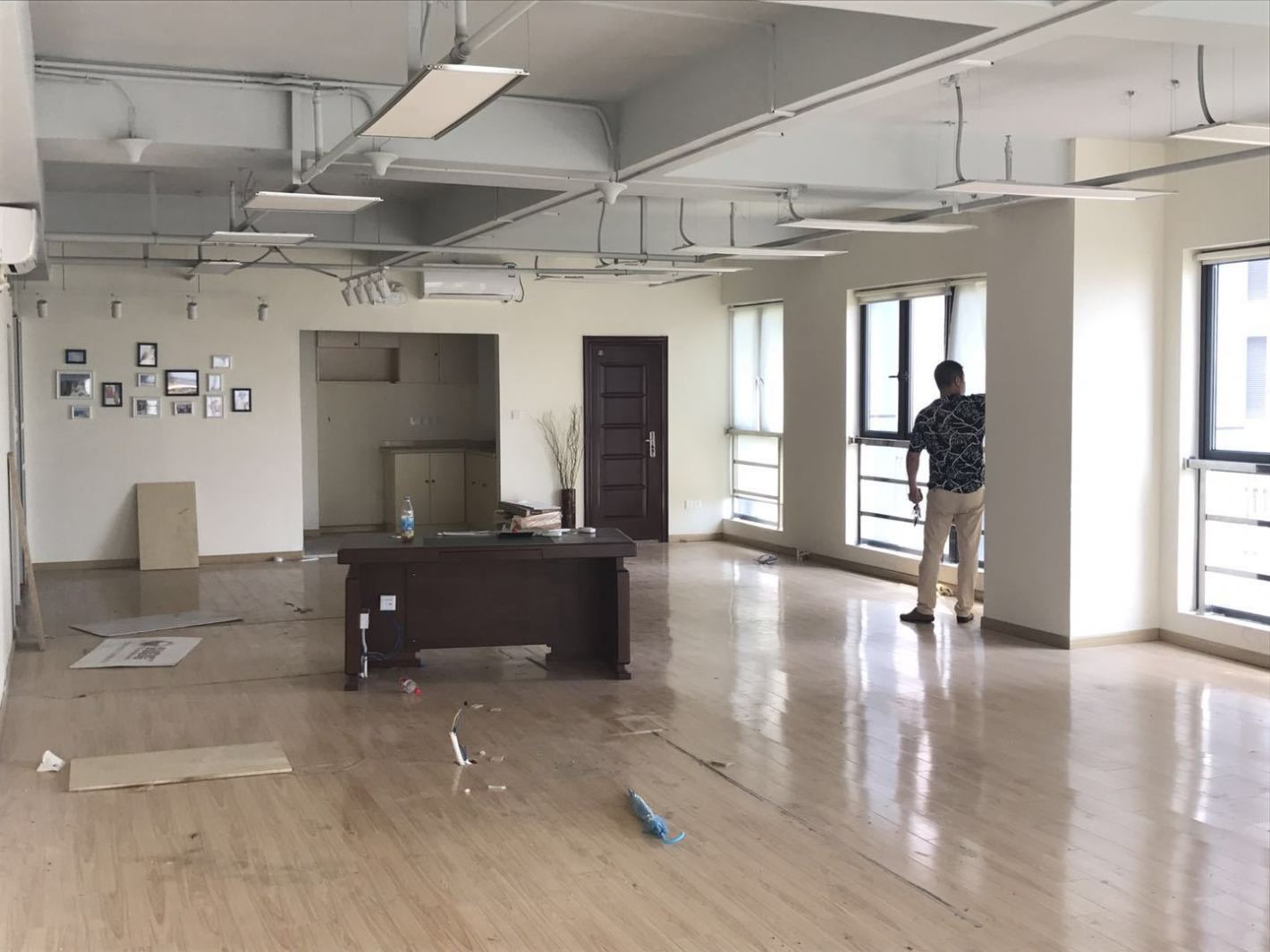 稷下商务大厦（虹口图书馆）170平米办公室出租-租金价格1.93元/m²/天