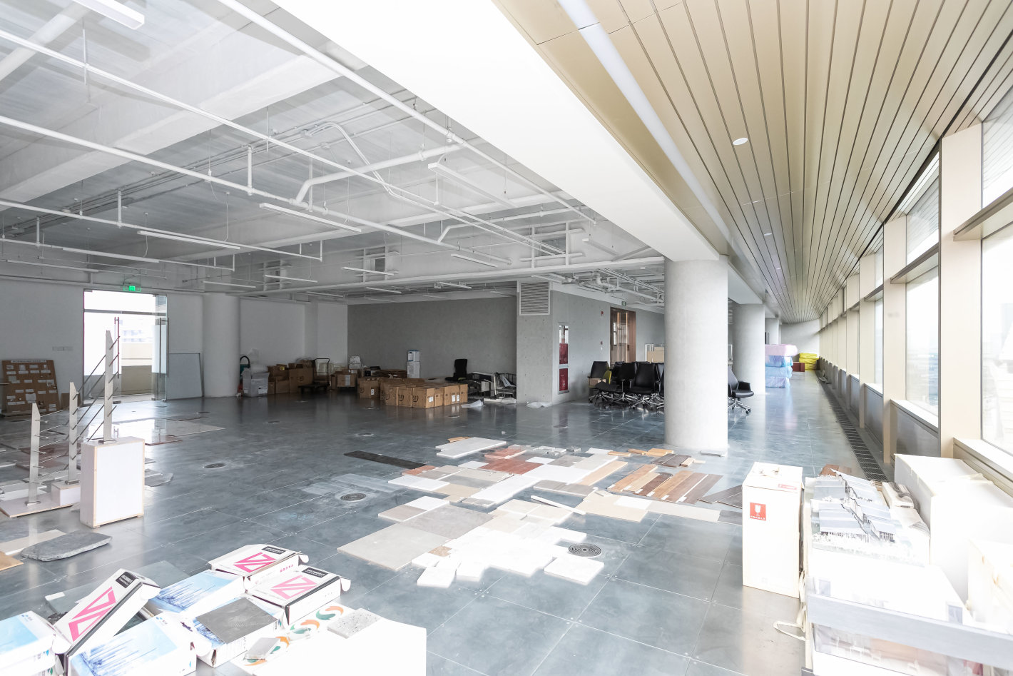 诺亚财富中心（原虹桥新地中心）长宁 诺亚财富中心（原虹桥新地中心） 611平米 简装修