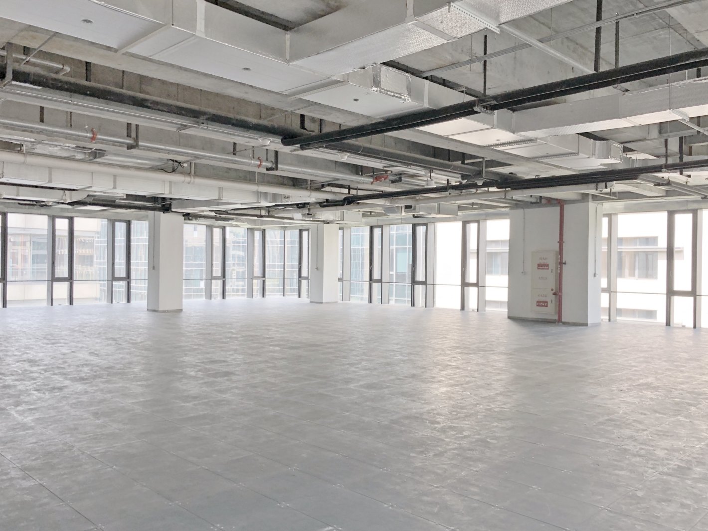 虹桥绿谷广场虹桥绿谷广场，2面采光标准交付，户型方正。