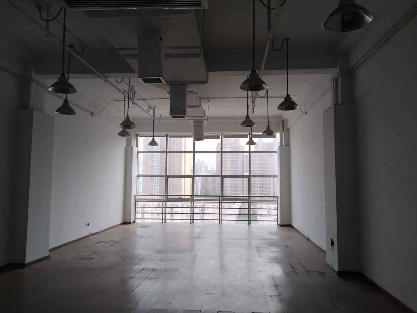 静安现代产业园静安 静安现代产业园 105平米 简装修