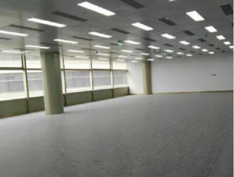 虹桥万通中心虹桥商务区，万通中心，666平，标准装修，免租期长