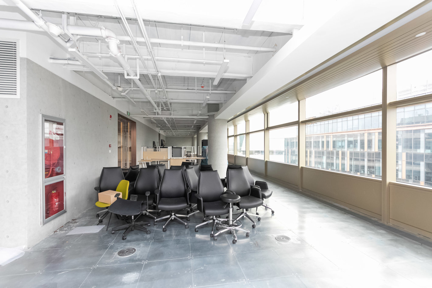 诺亚财富中心（原虹桥新地中心）长宁 诺亚财富中心（原虹桥新地中心） 611平米 简装修