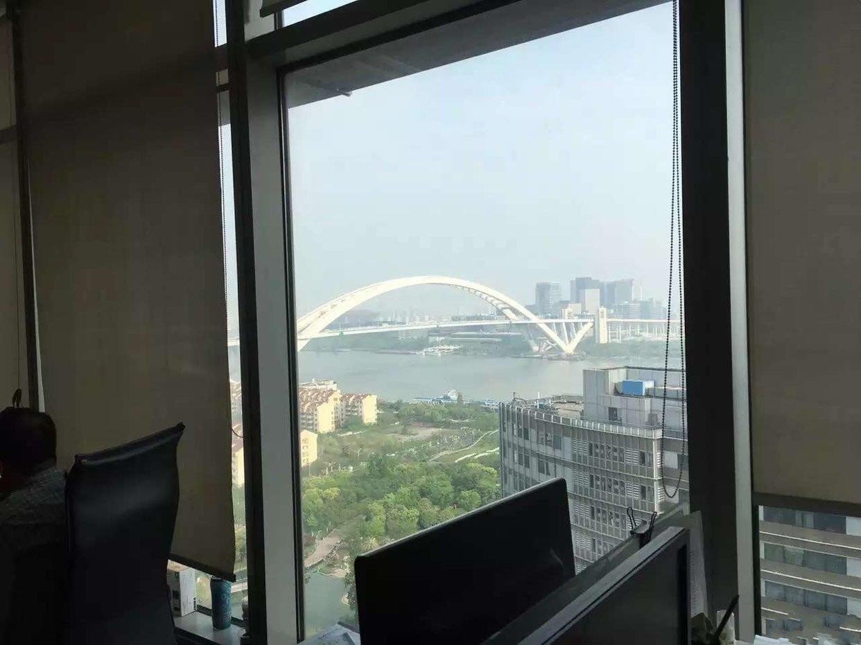 绿地海外滩中心360平米办公室出租-租金价格3.80元/m²/天