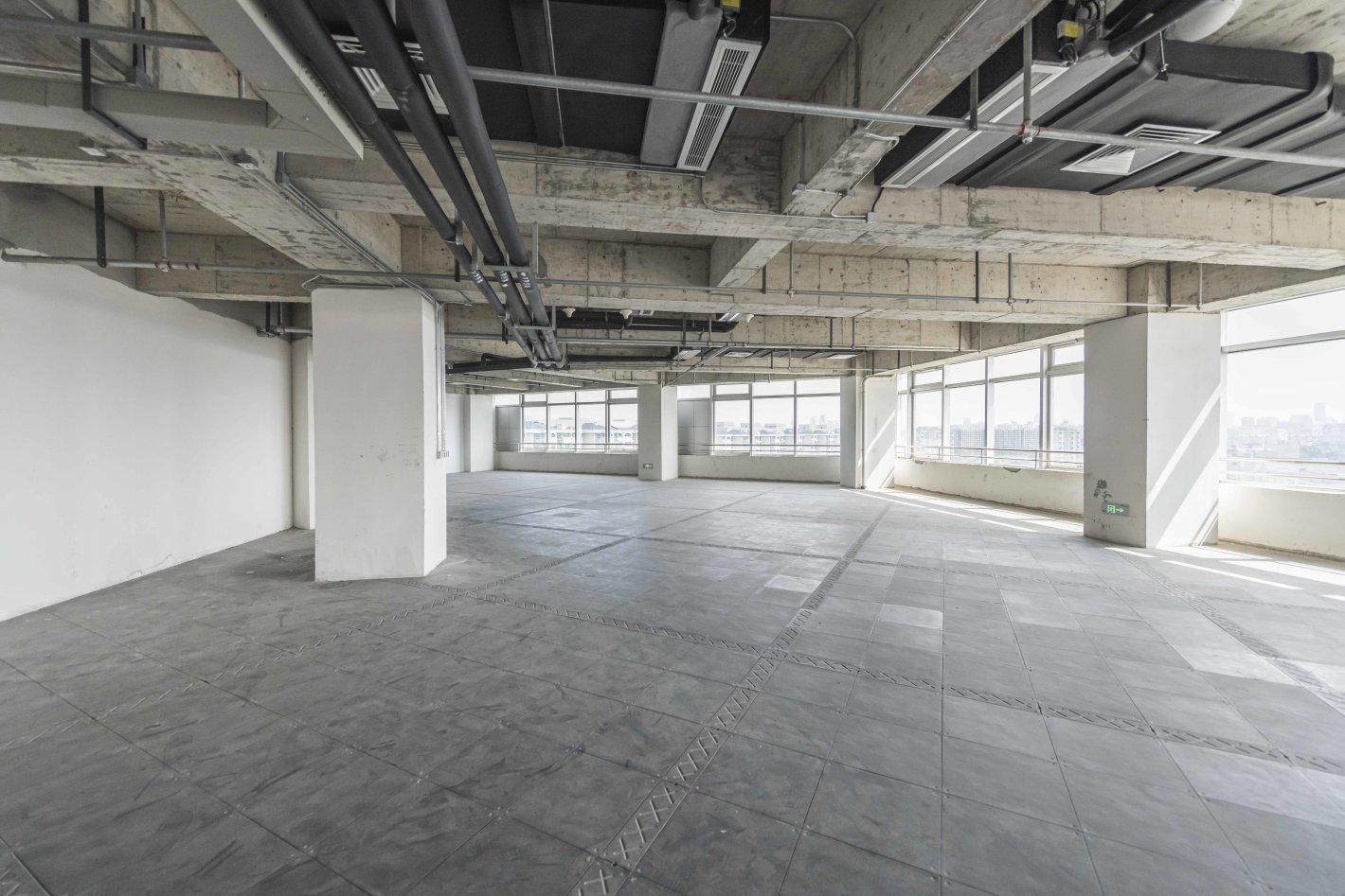 长宁 建滔商业广场 641平米 简装修