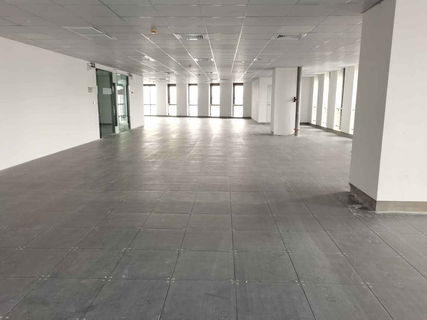 华大科技园13号线大渡河路地铁口 华大科技楼 整层随时可看