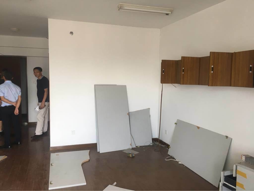 徐汇商务大厦业主直租，徐汇精装小面积，近地铁，位置优
