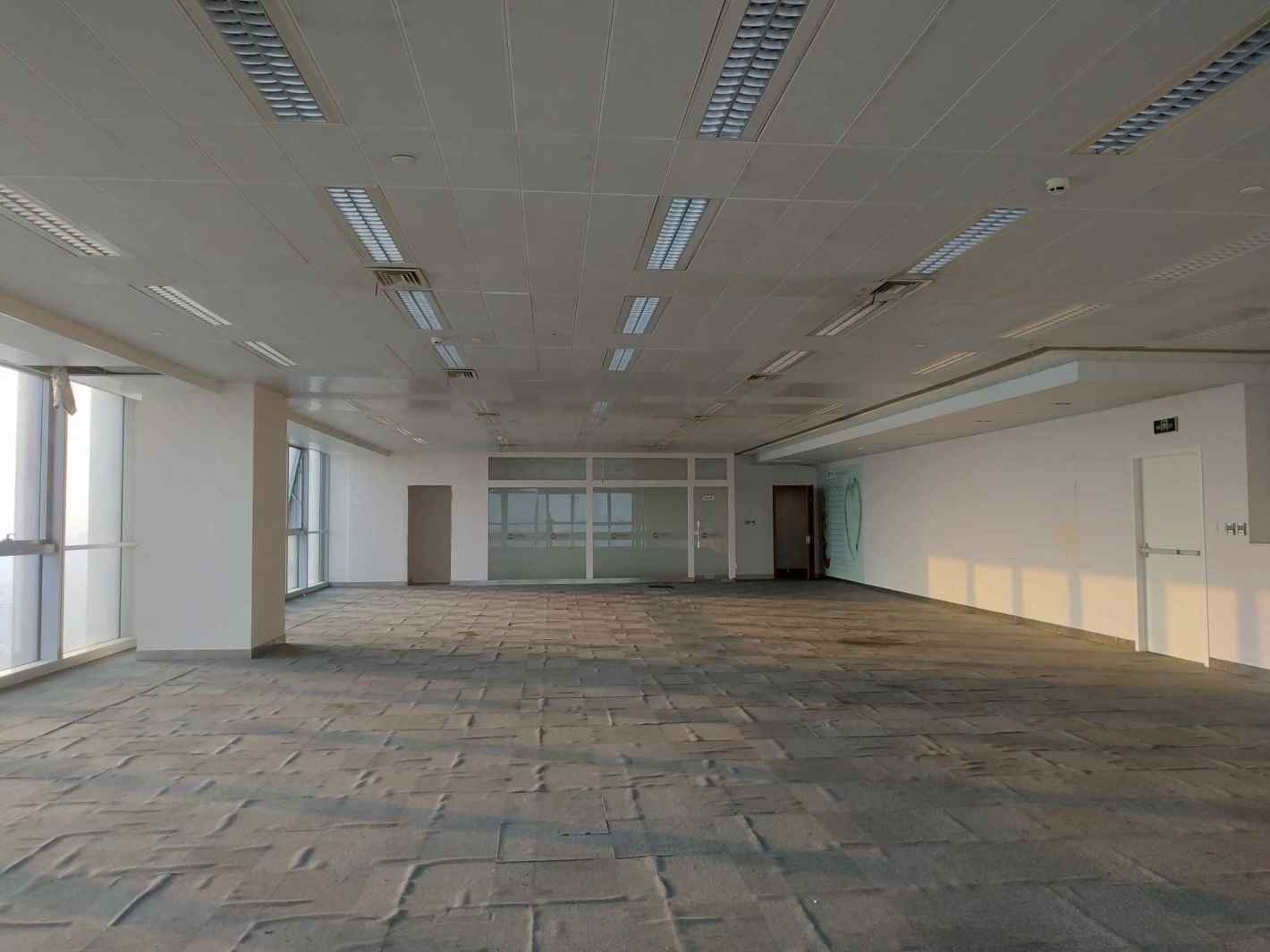 长城大厦360平米办公室出租-租金价格4.00元/m²/天
