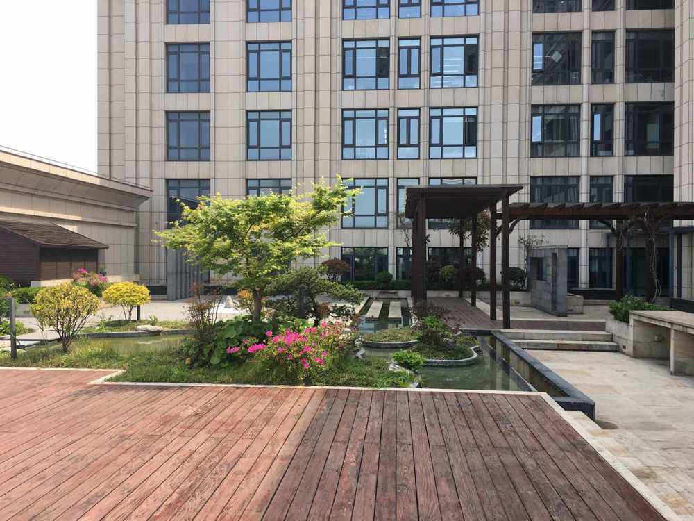 金汇四季广场金汇四季广场，近10号线龙柏新村地铁站，精装修有隔断