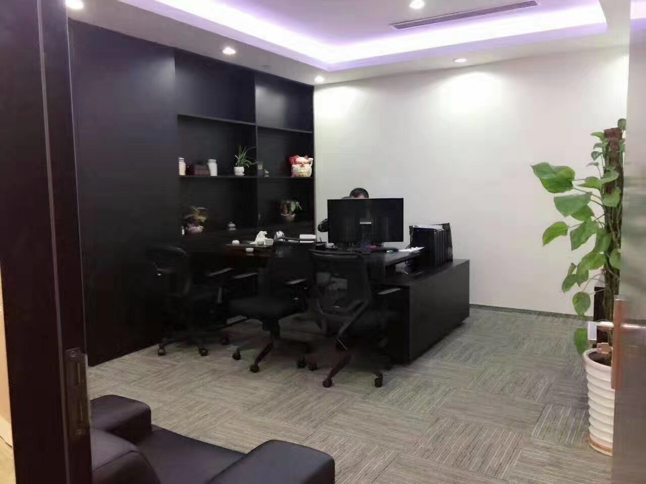 瑞金大厦瑞金大厦，陕西南路地铁口，精装修
