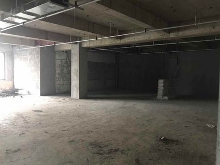 柏树大厦带装修　得房率高　免租可谈　　　面积可选