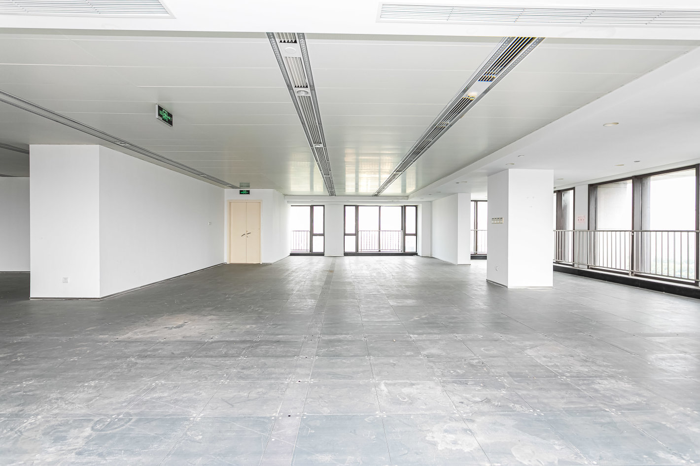 长风嘉庭国际541平米办公室出租-租金价格4.00元/m²/天