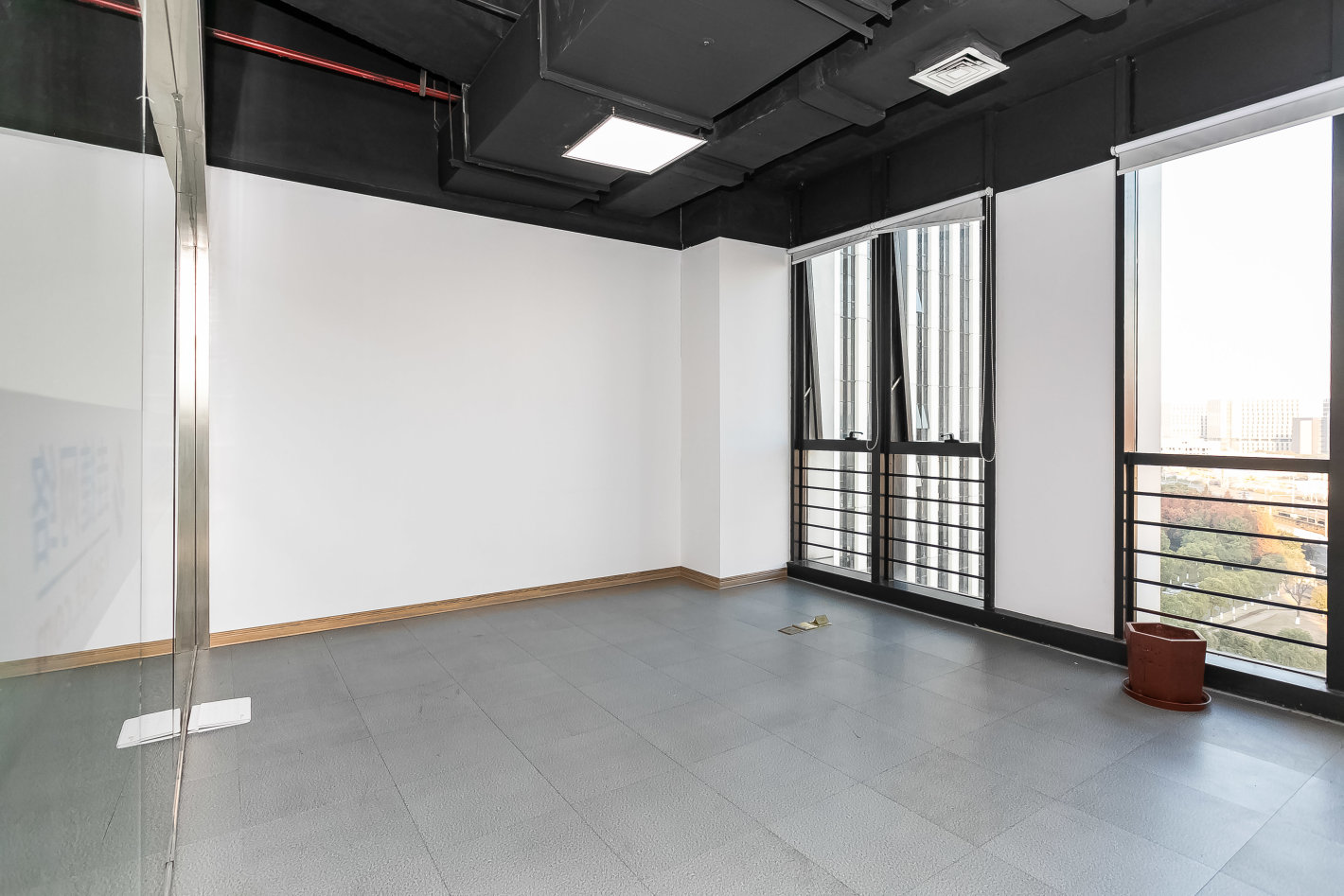 华滋奔腾大厦宝山 华滋奔腾大厦 213平米 简装修