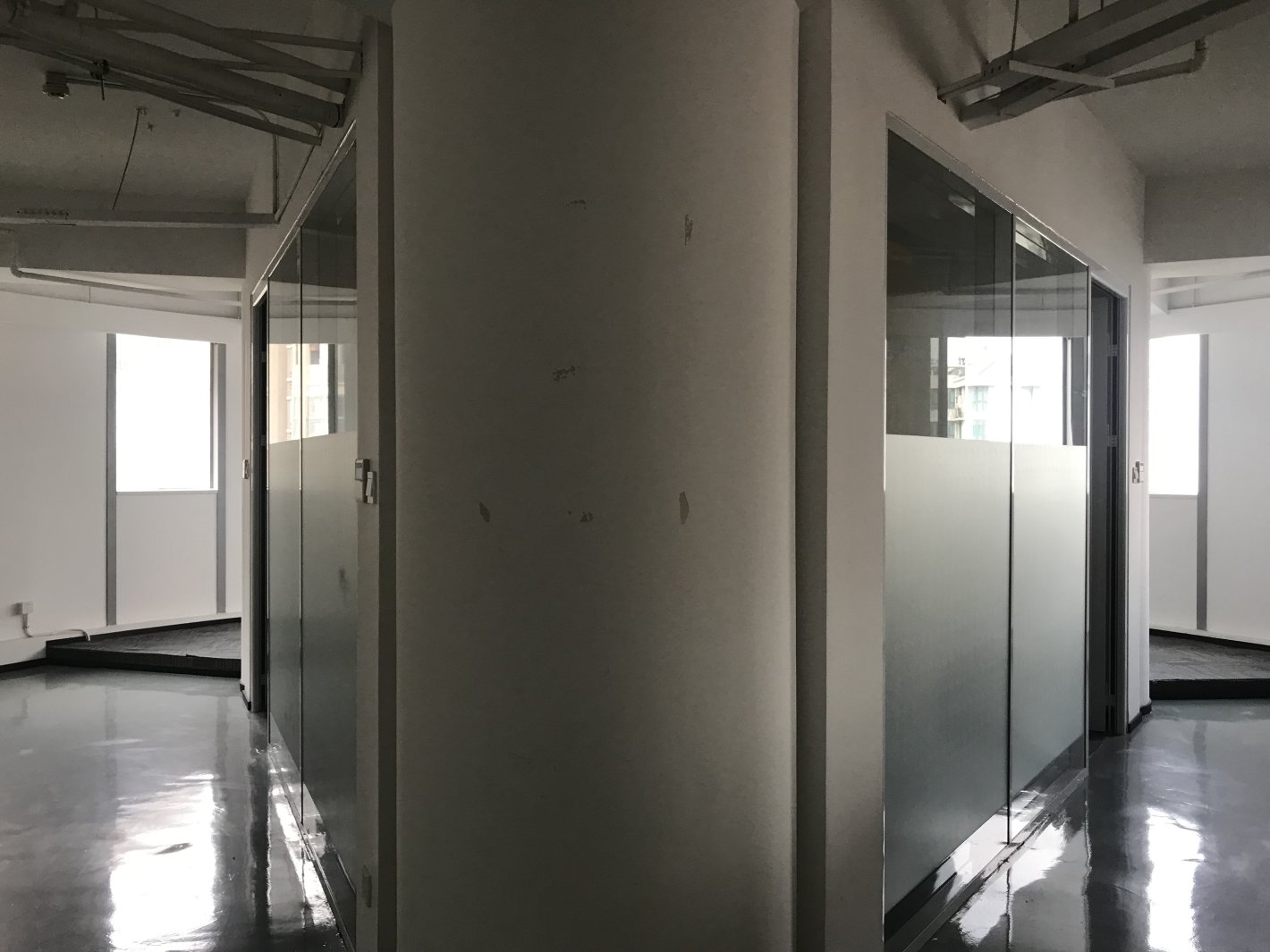 中港汇普陀地铁口，精装修，正对电梯　双面采光