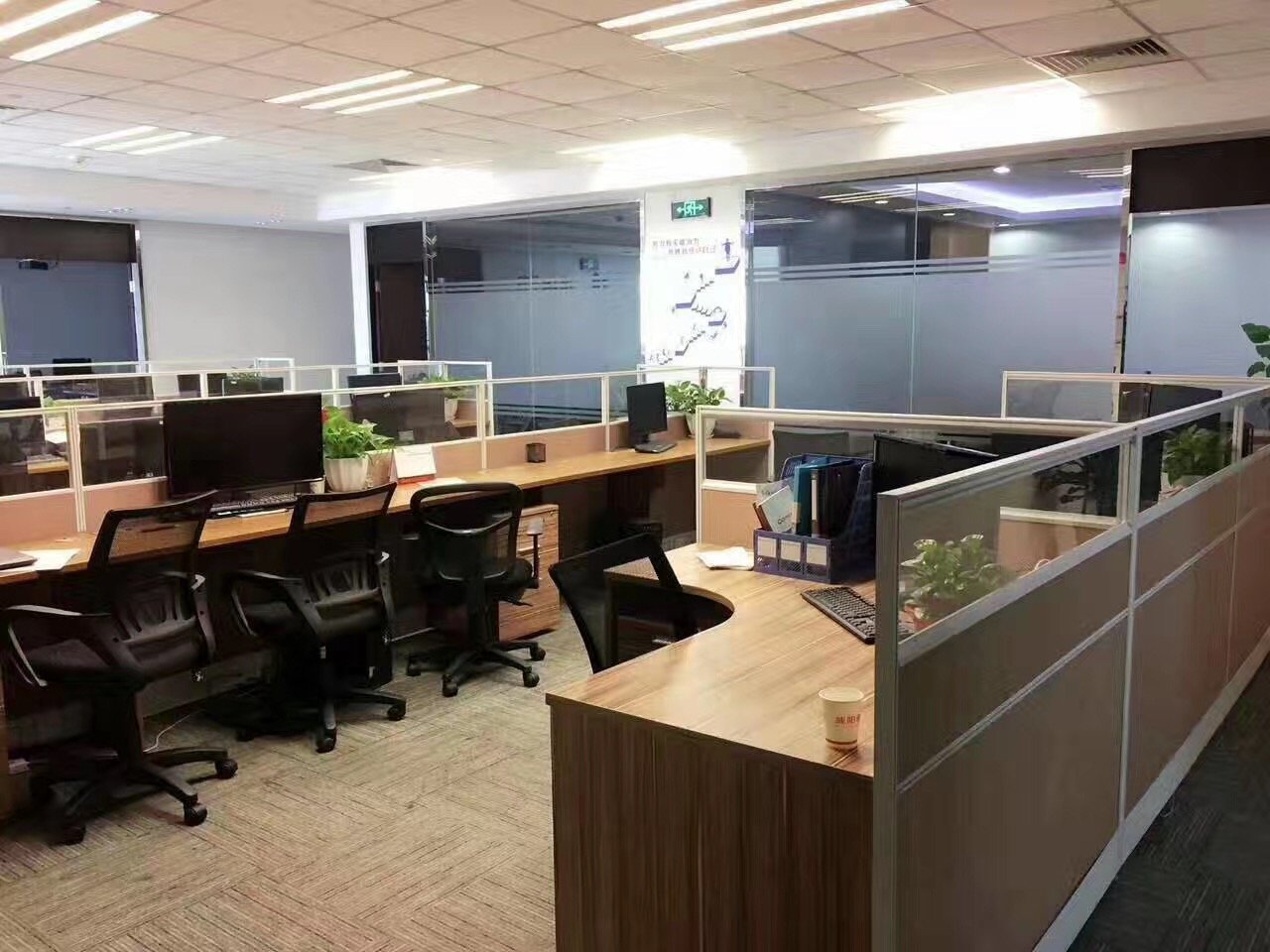 瑞金大厦瑞金大厦，陕西南路地铁口，精装修