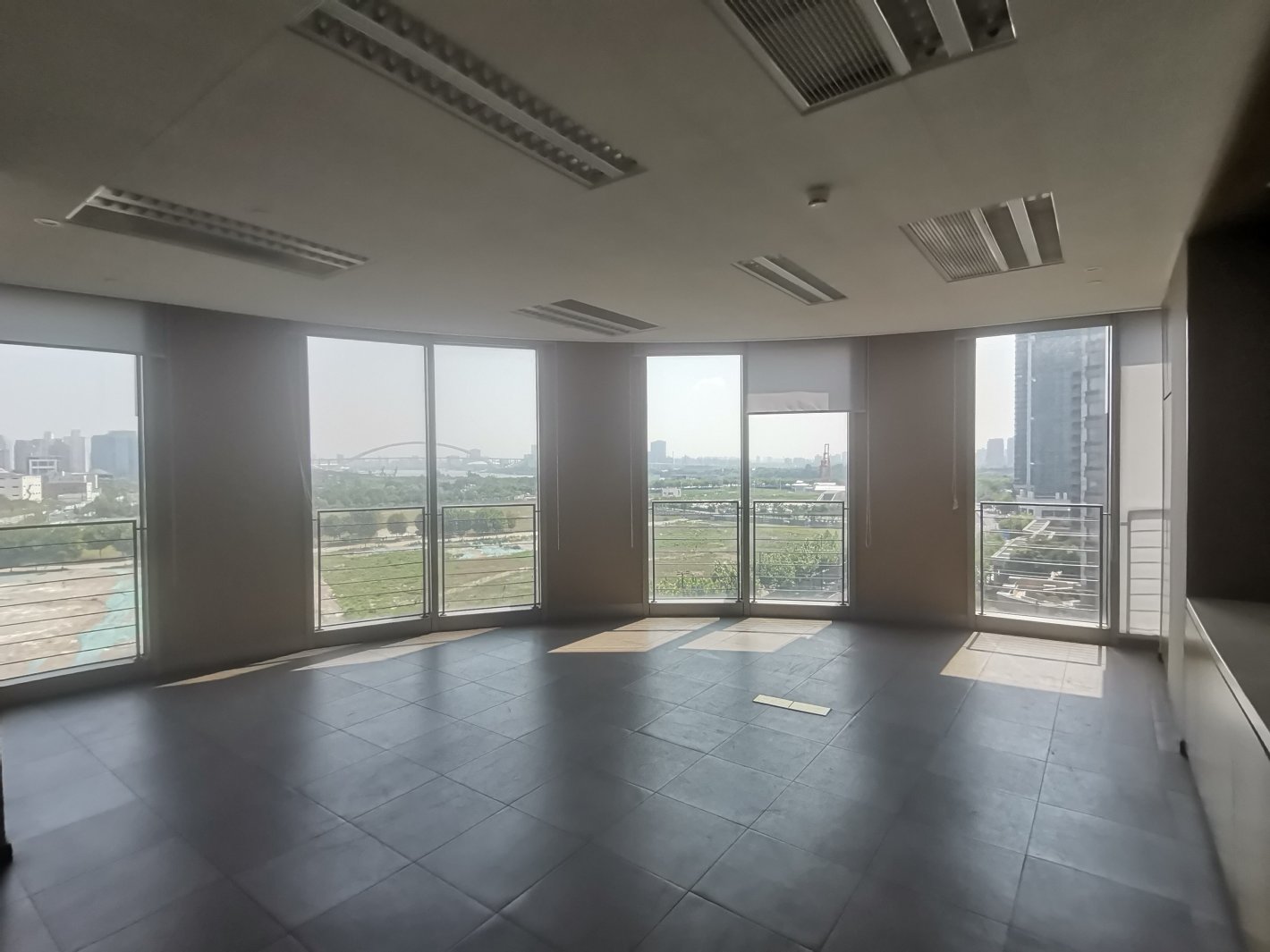 上海绿地中心徐汇 上海绿地中心 549平米 简装修