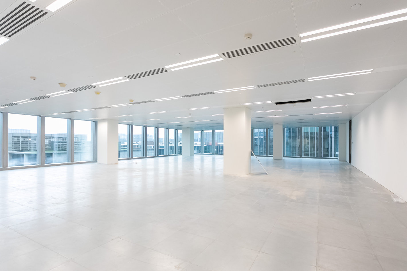 虹桥中骏广场长宁 虹桥中骏广场 1598平米 毛坯