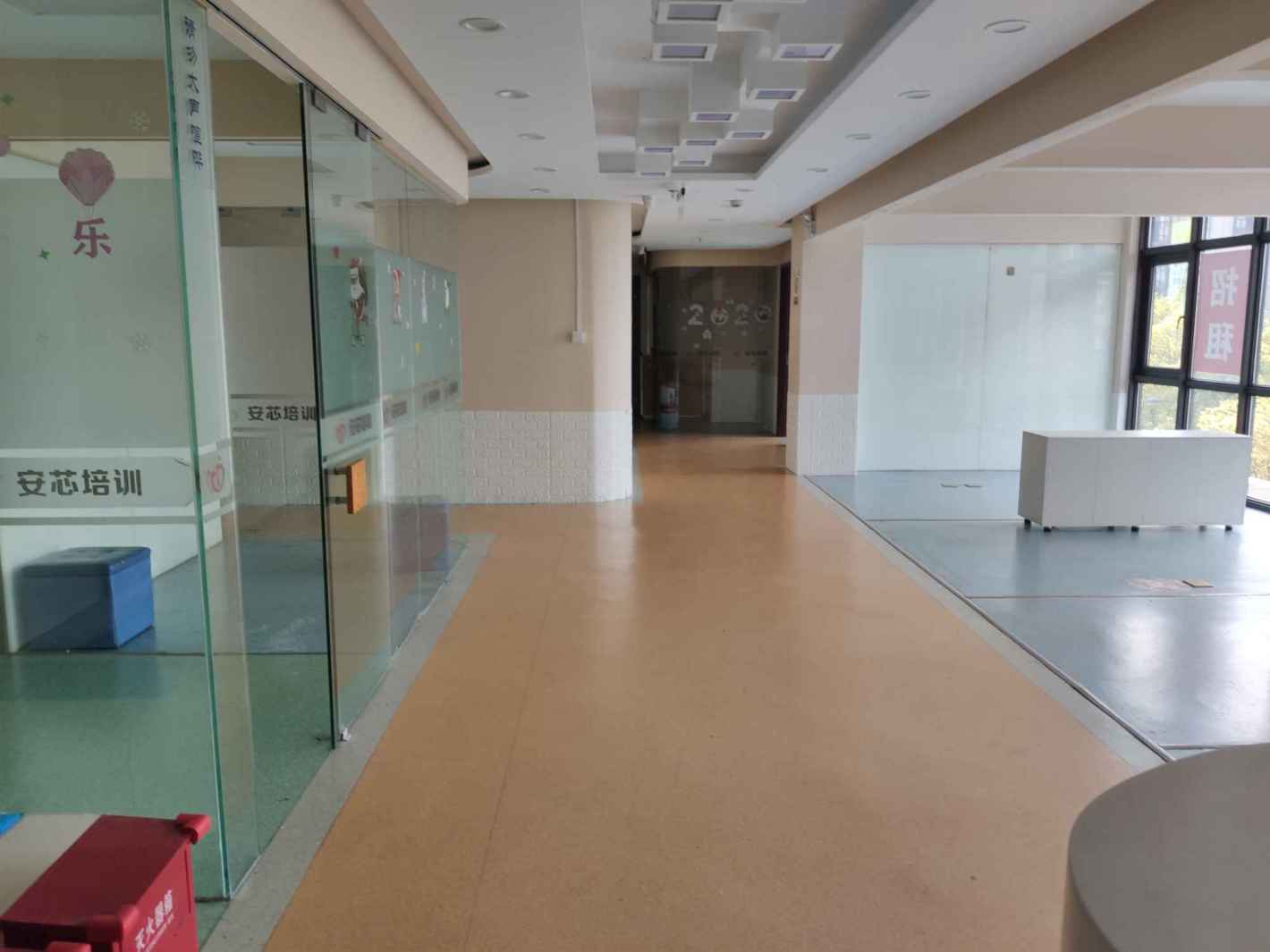 申菱大厦古北路　茅台路　330平适合教育培训　空调24小时